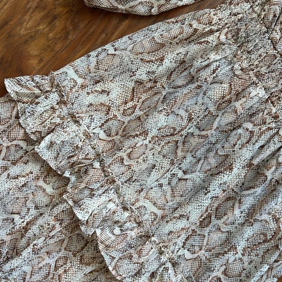 Jessica Simpson Women’s Size Large Faux Snakeskin Dress - Picture 4 of 9